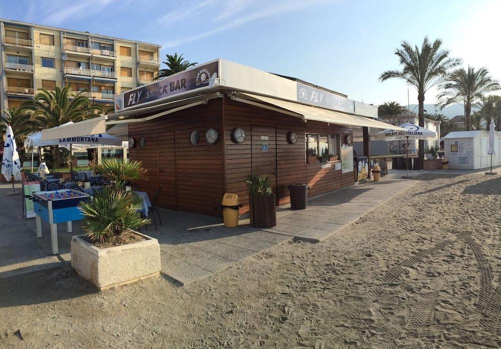 Hotel Internazionale Finale Ligure Exteriör bild