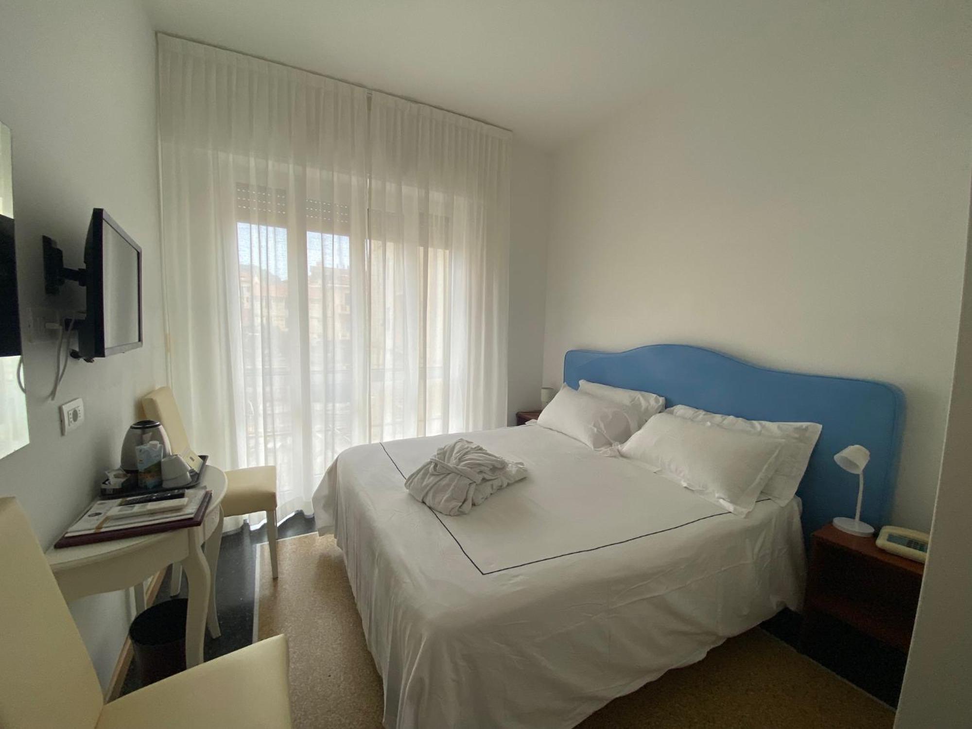 Hotel Internazionale Finale Ligure Exteriör bild