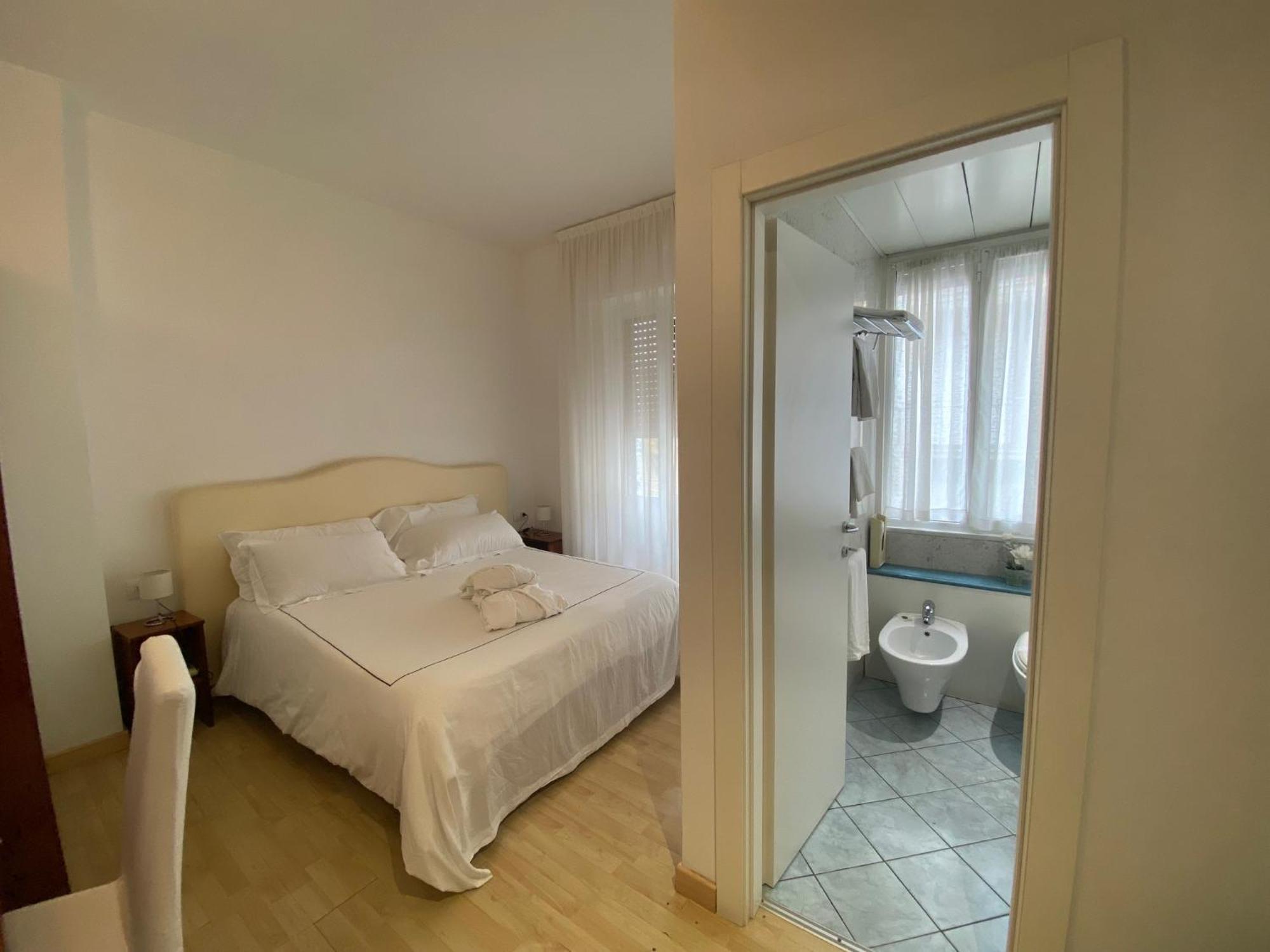 Hotel Internazionale Finale Ligure Exteriör bild