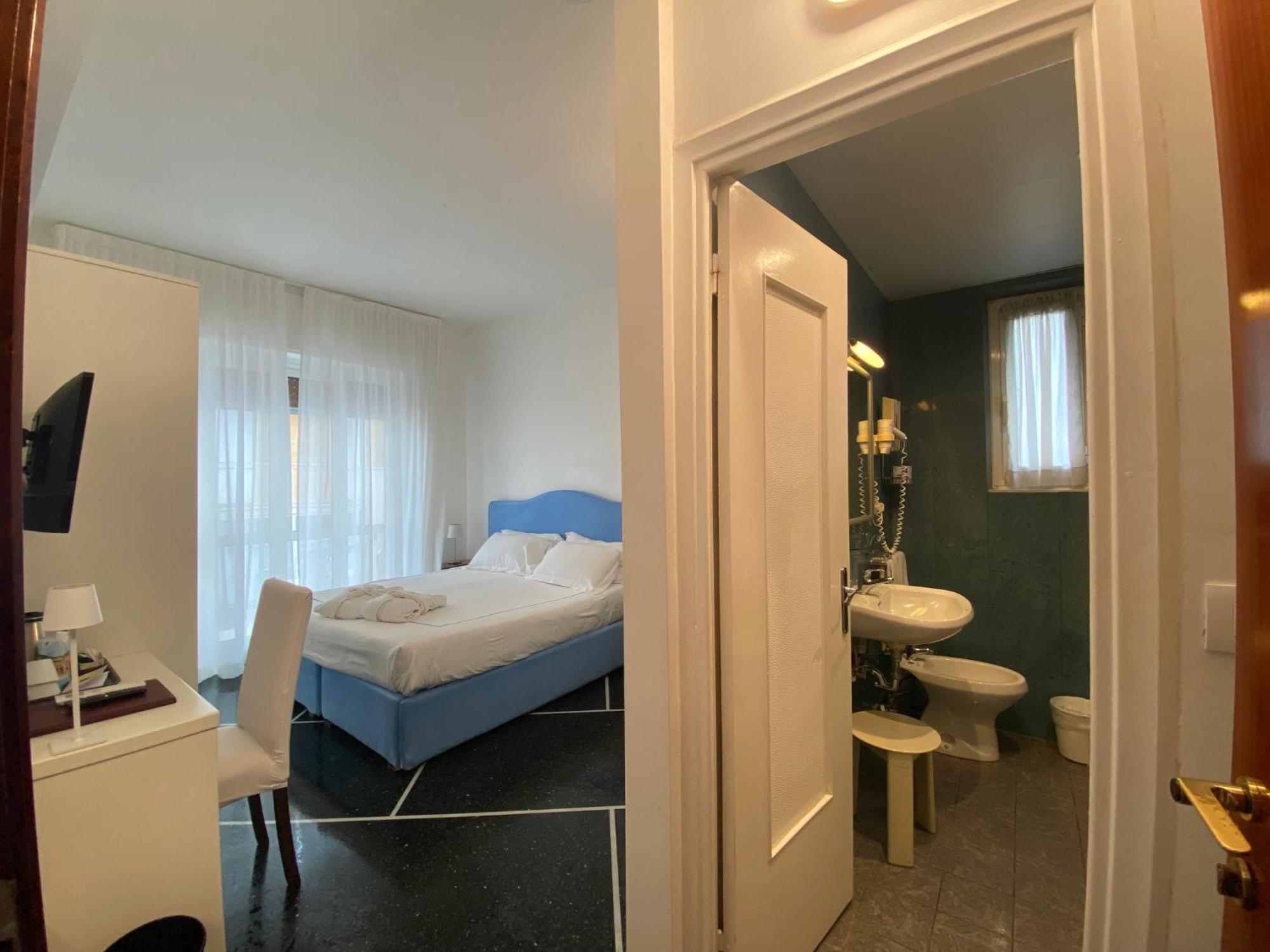 Hotel Internazionale Finale Ligure Exteriör bild